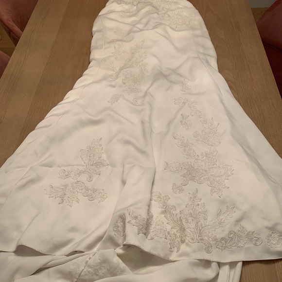 Essence of Australia Wedding Dress - Picture 10 of 11